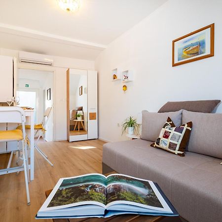 Mediterranean Terrace Apartment With Bikes & Sup 스크라딘 외부 사진