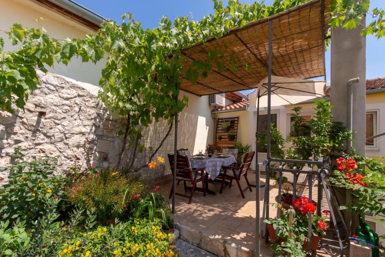 Mediterranean Terrace Apartment With Bikes & Sup 스크라딘 외부 사진