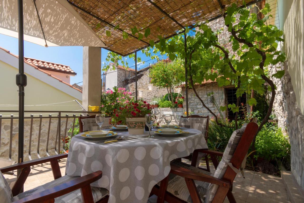 Mediterranean Terrace Apartment With Bikes & Sup 스크라딘 외부 사진