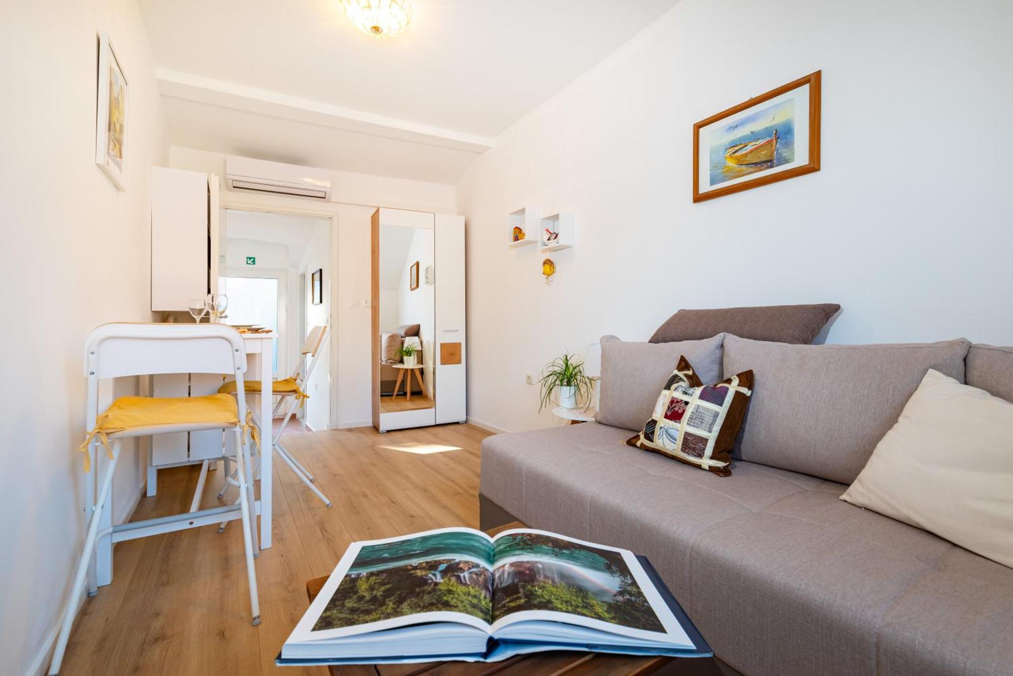 Mediterranean Terrace Apartment With Bikes & Sup 스크라딘 외부 사진