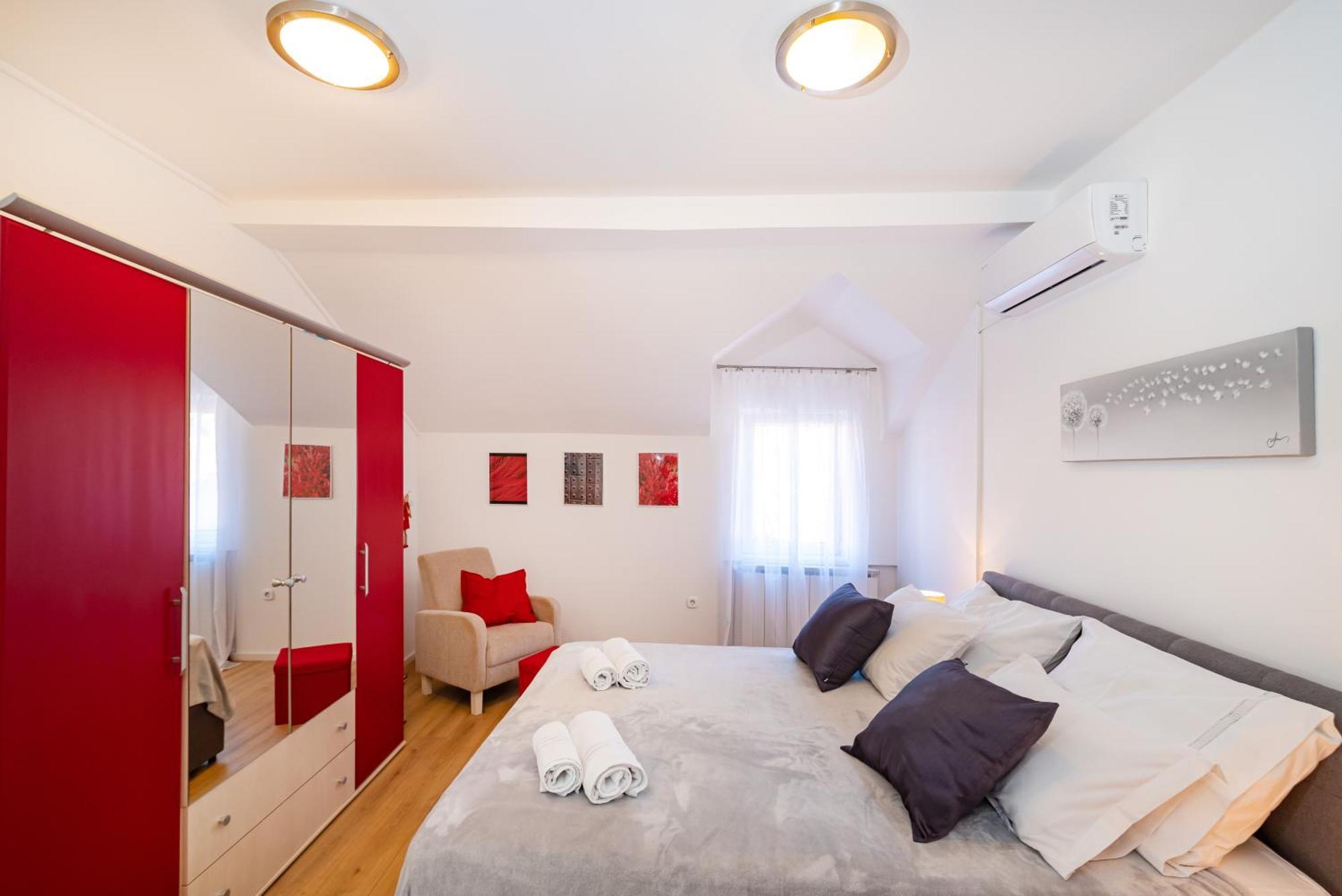 Mediterranean Terrace Apartment With Bikes & Sup 스크라딘 외부 사진