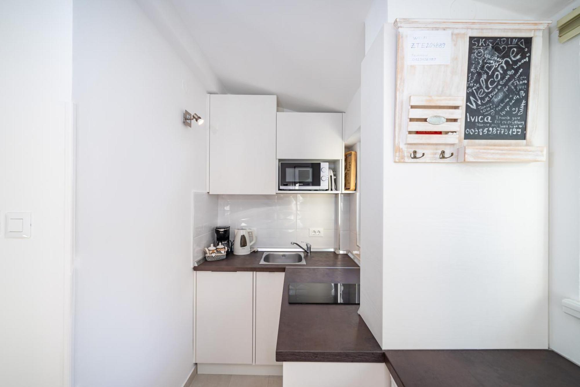 Mediterranean Terrace Apartment With Bikes & Sup 스크라딘 외부 사진