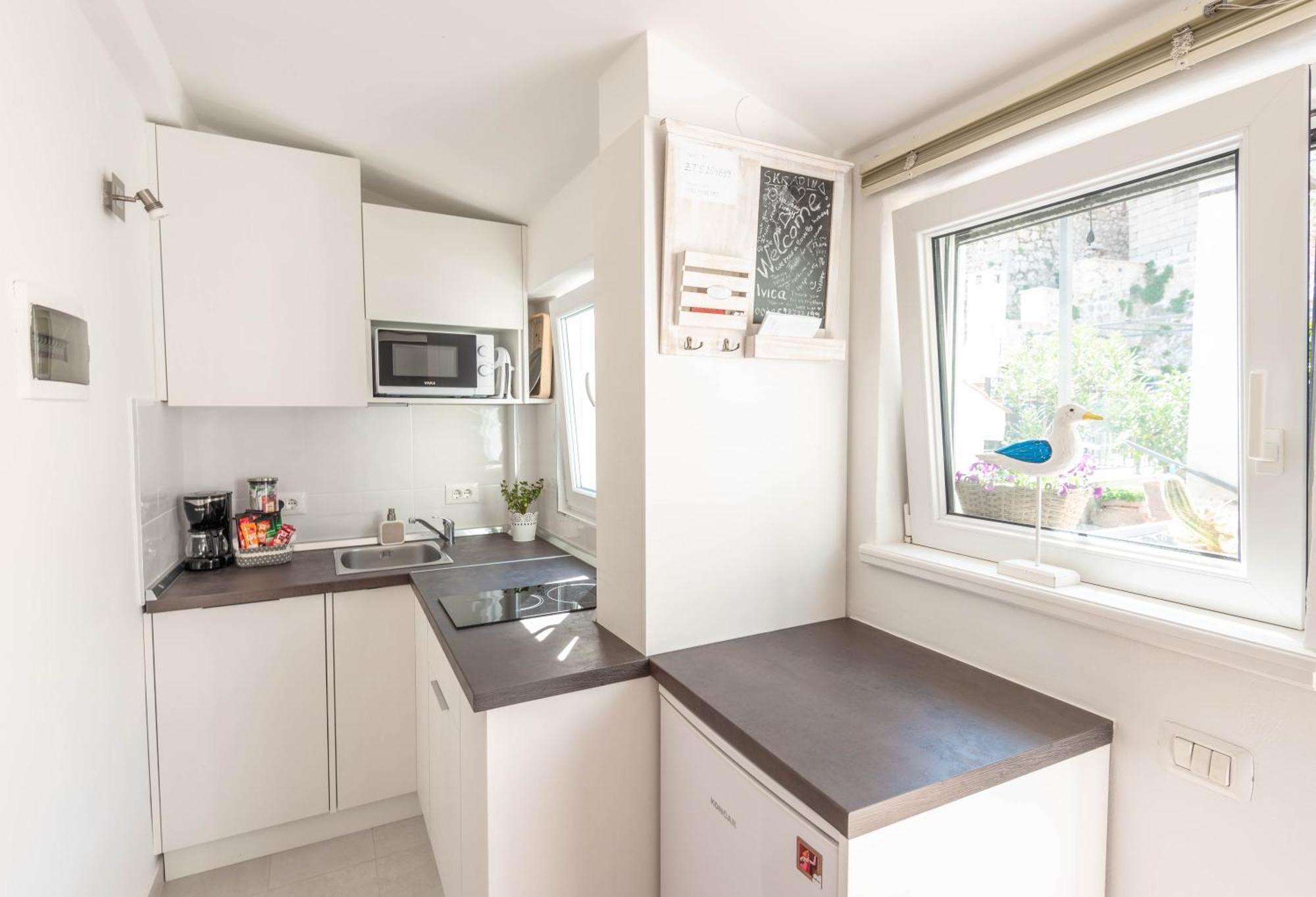 Mediterranean Terrace Apartment With Bikes & Sup 스크라딘 외부 사진