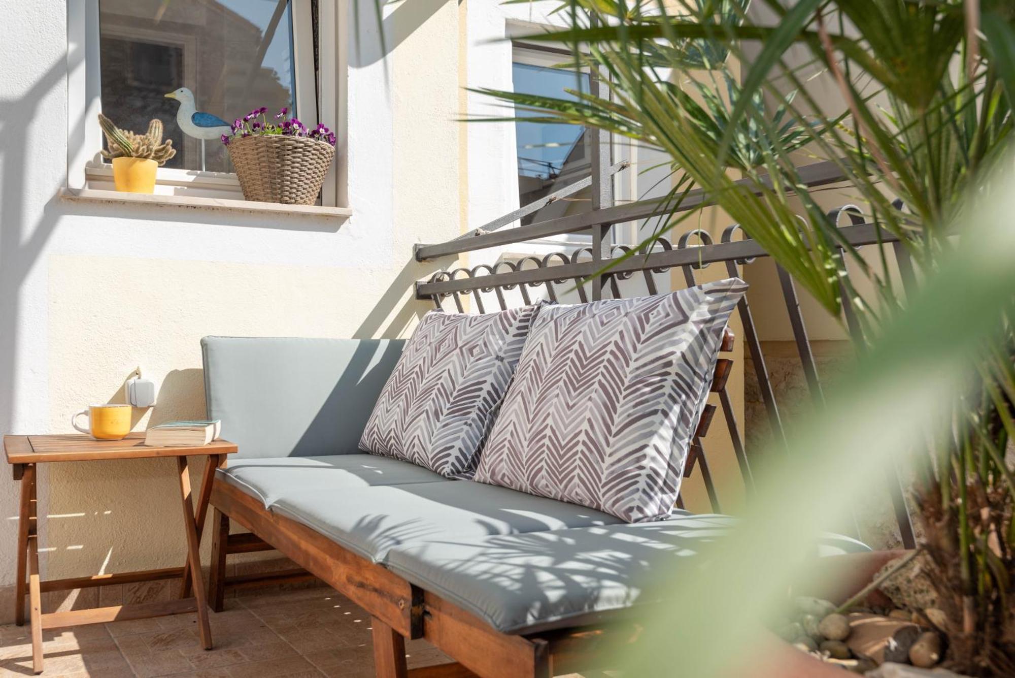 Mediterranean Terrace Apartment With Bikes & Sup 스크라딘 외부 사진