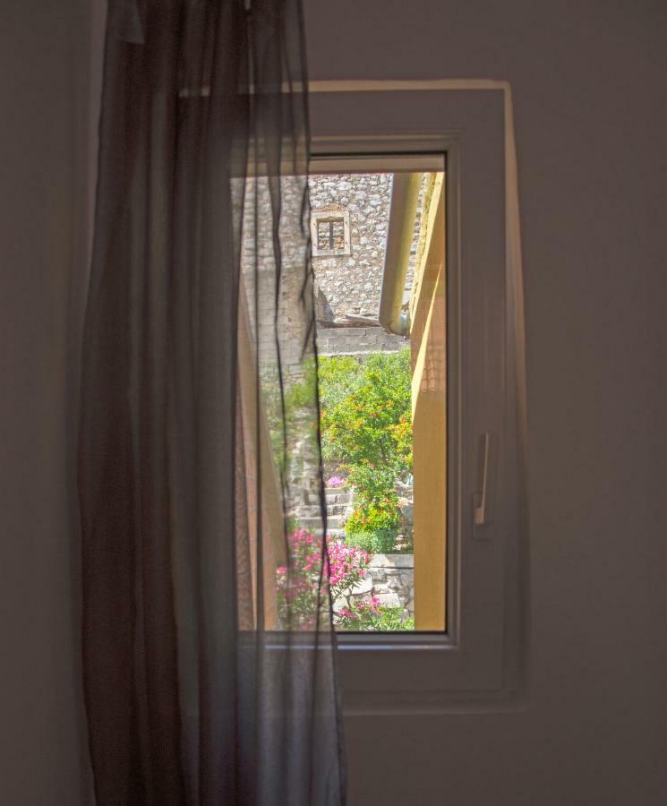 Mediterranean Terrace Apartment With Bikes & Sup 스크라딘 외부 사진